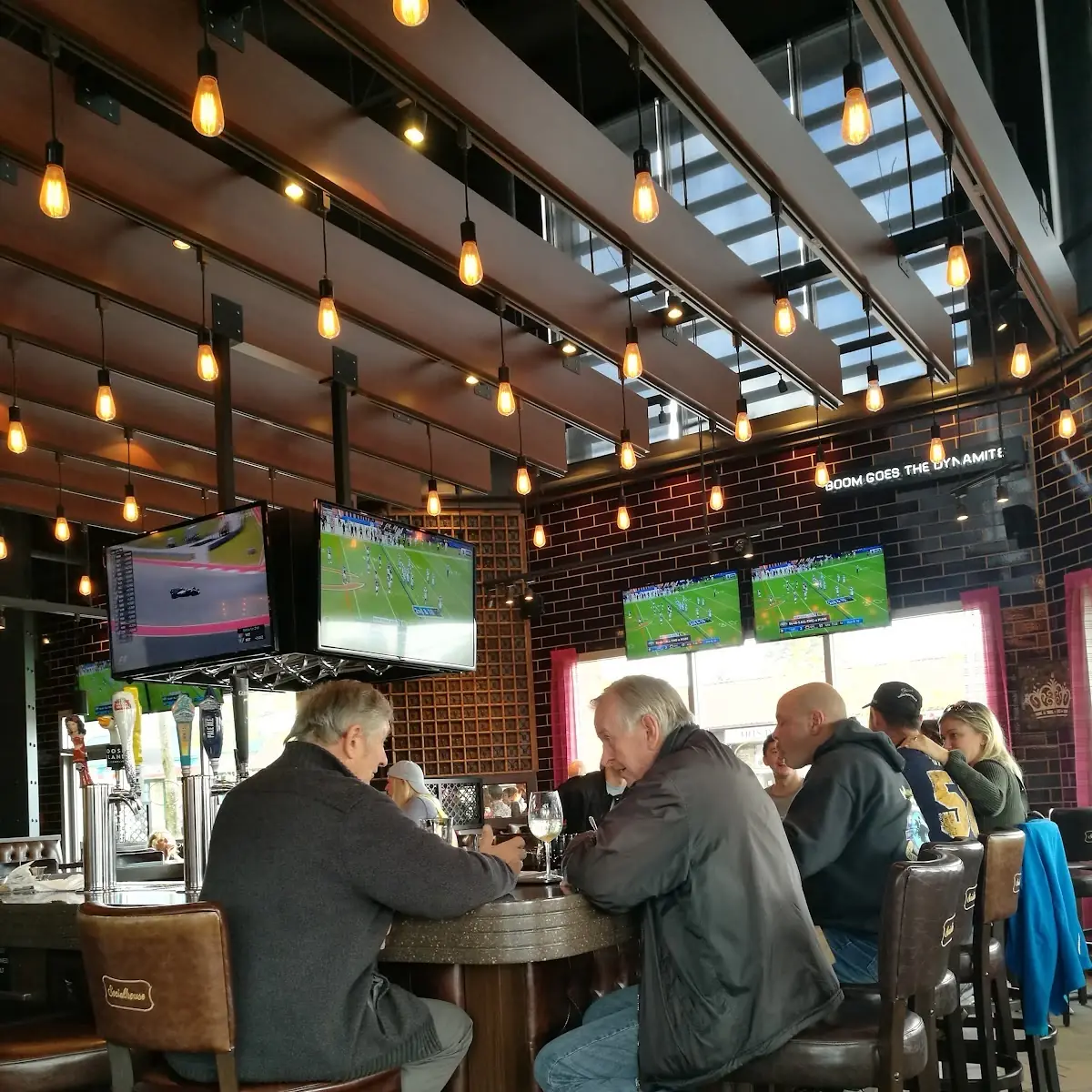 Vibe, Browns Socialhouse