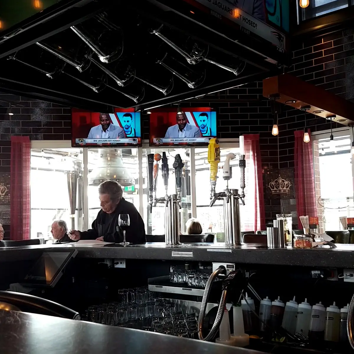 Vibe, Browns Socialhouse