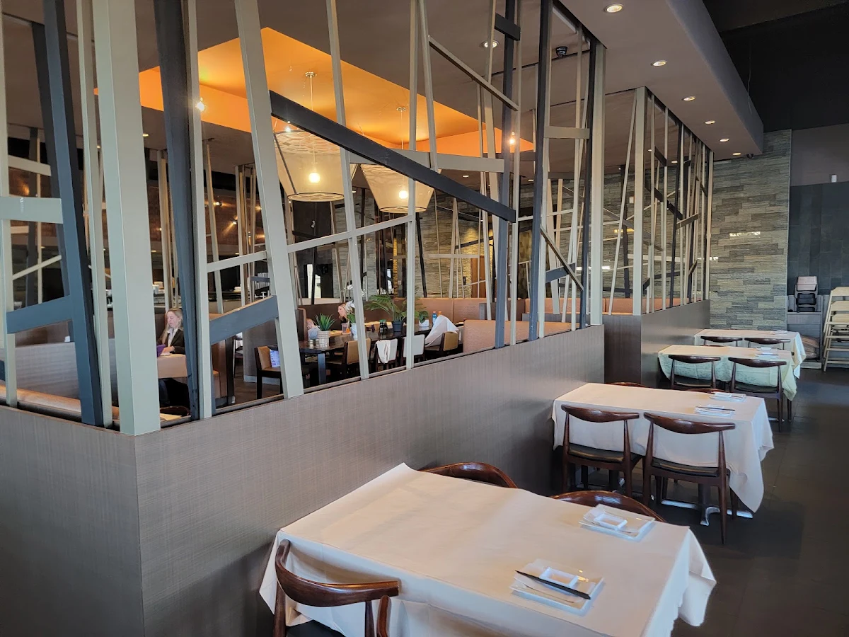 Vibe, Makimono Sushi Bar & Restaurant