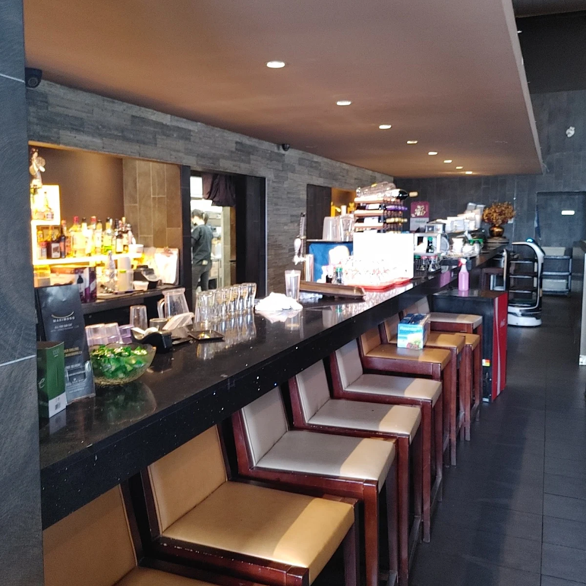 Vibe, Makimono Sushi Bar & Restaurant
