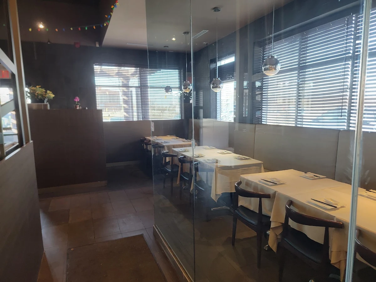 Vibe, Makimono Sushi Bar & Restaurant