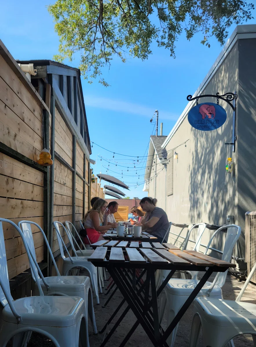 Vibe, Bistro mirepoix