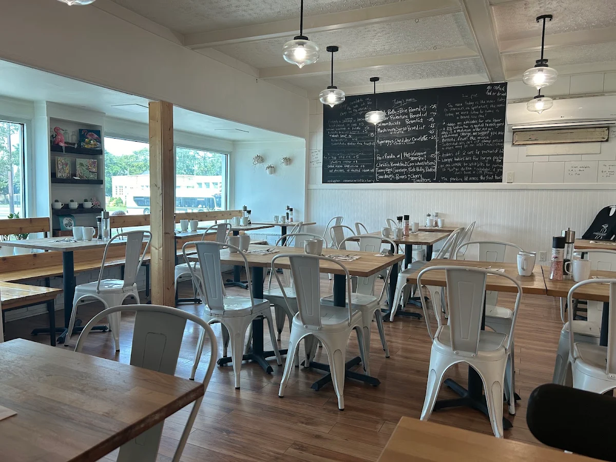 Vibe, Bistro mirepoix