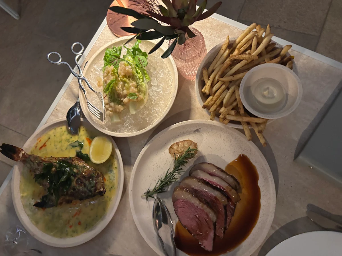Food & drink, Aloria