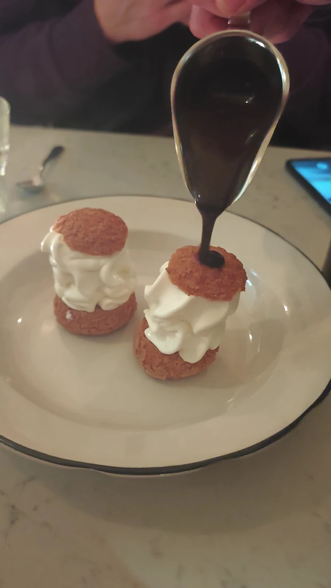 Food & drink, Chez Céline