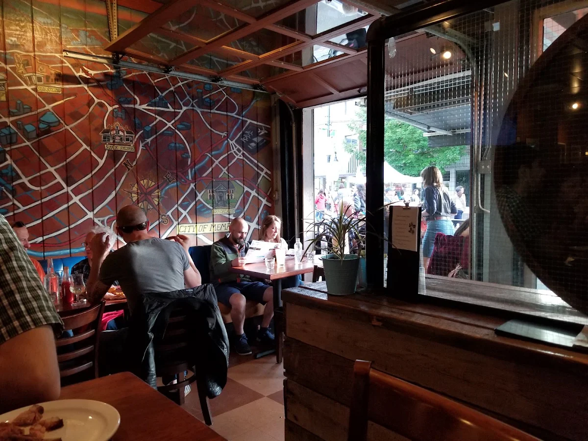 Vibe, Memphis Blues Barbeque House