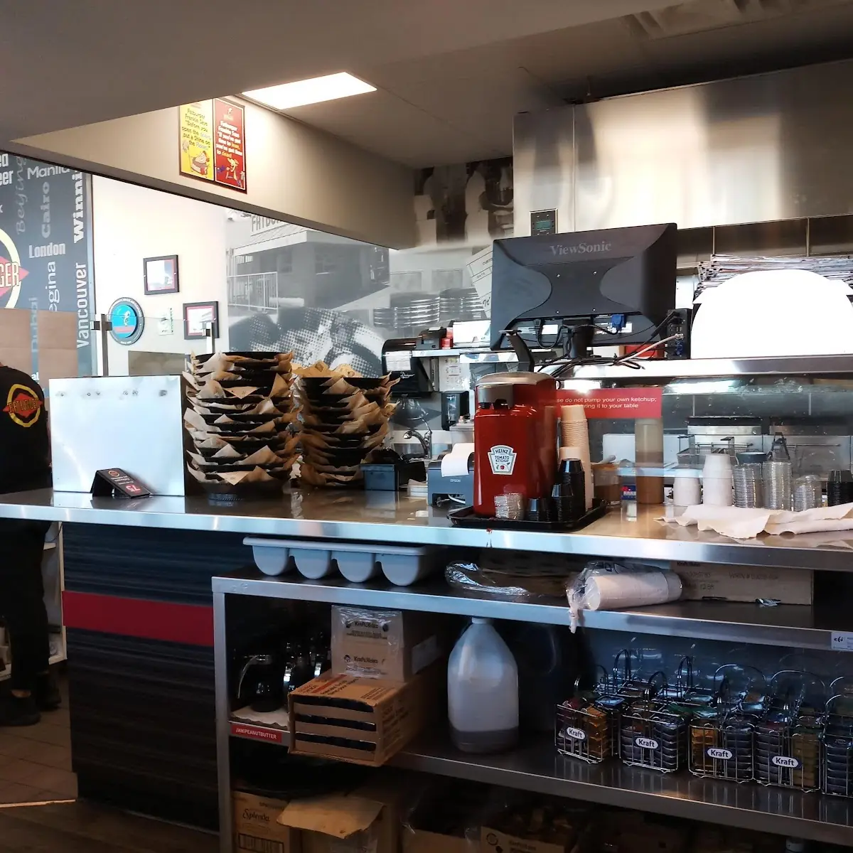 Vibe, Fatburger Grandview Central