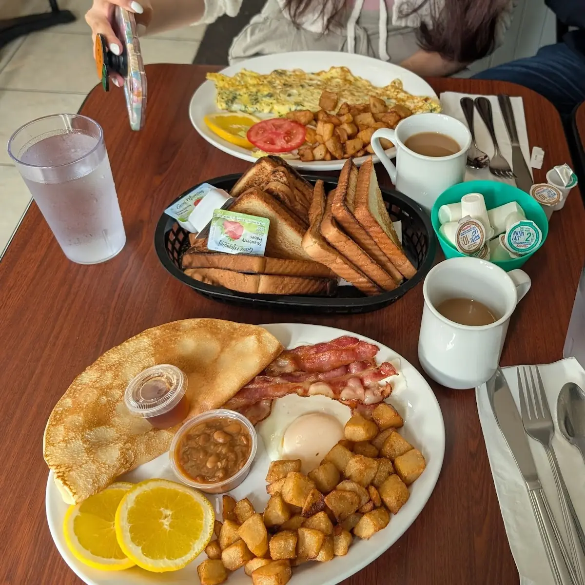 Food & drink, Chez Alain