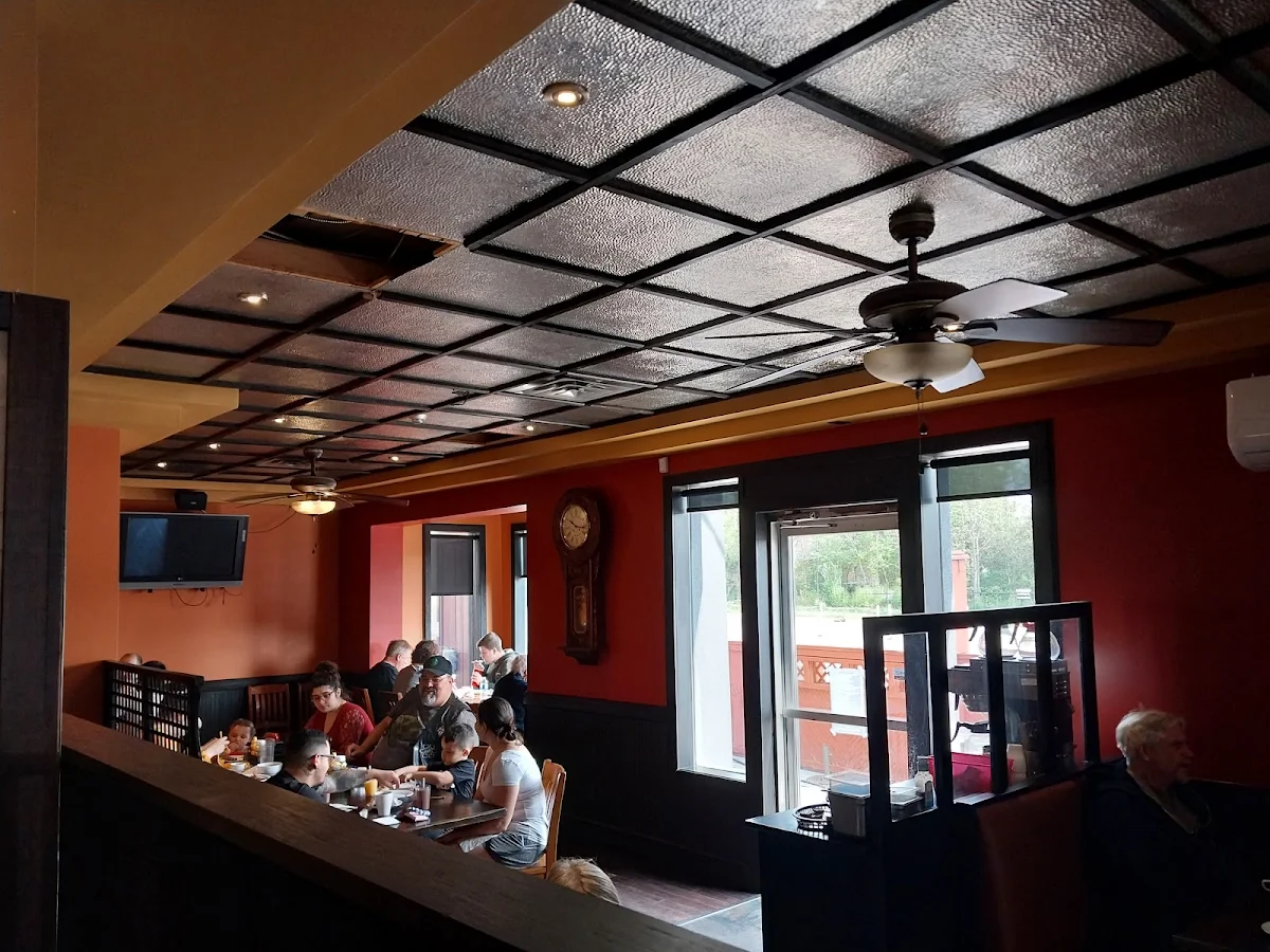 Vibe, Q BBQ Public House