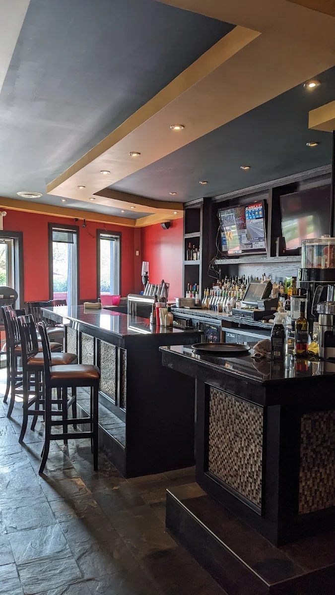 Vibe, Q BBQ Public House