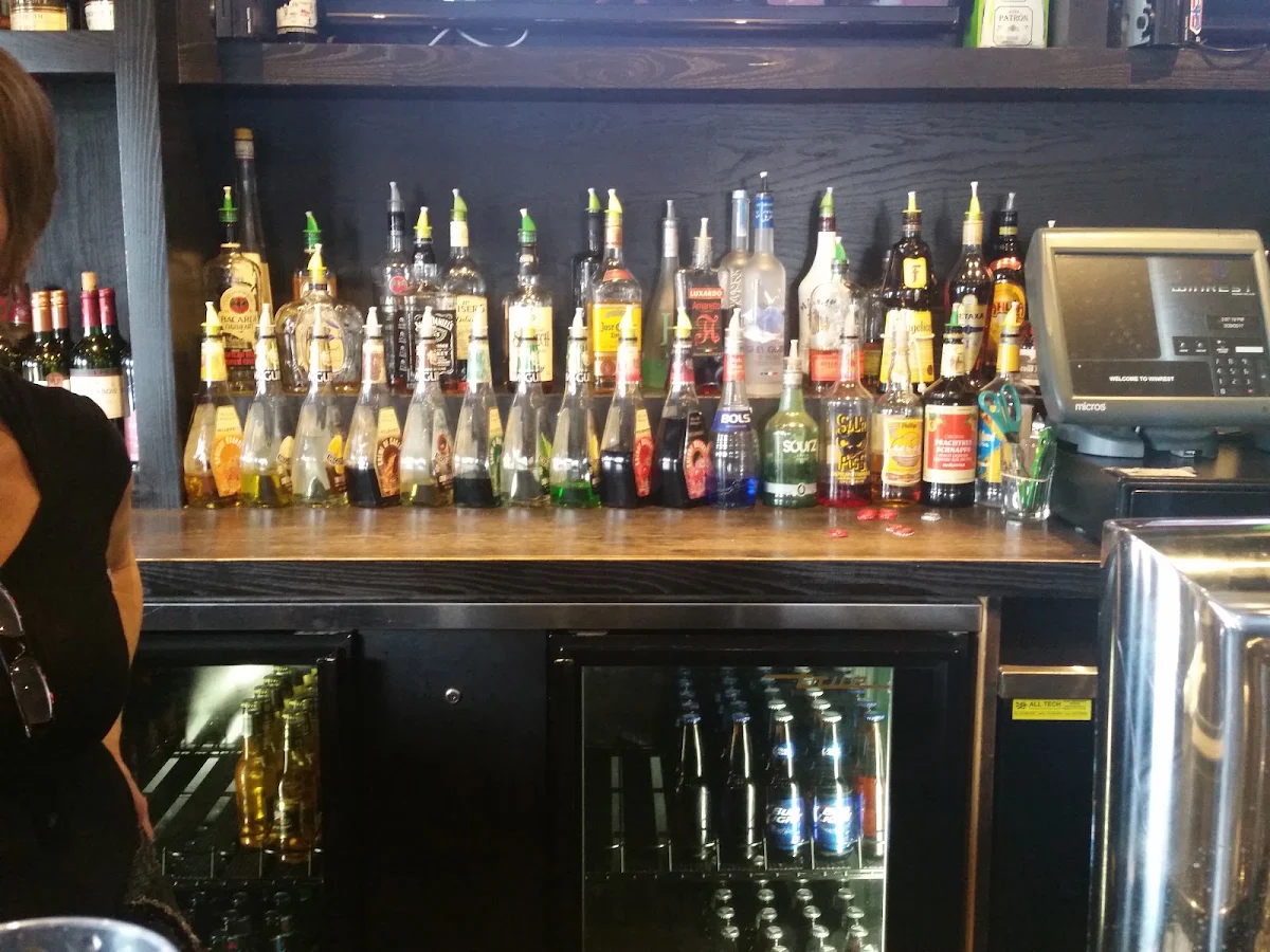 Vibe, Q BBQ Public House