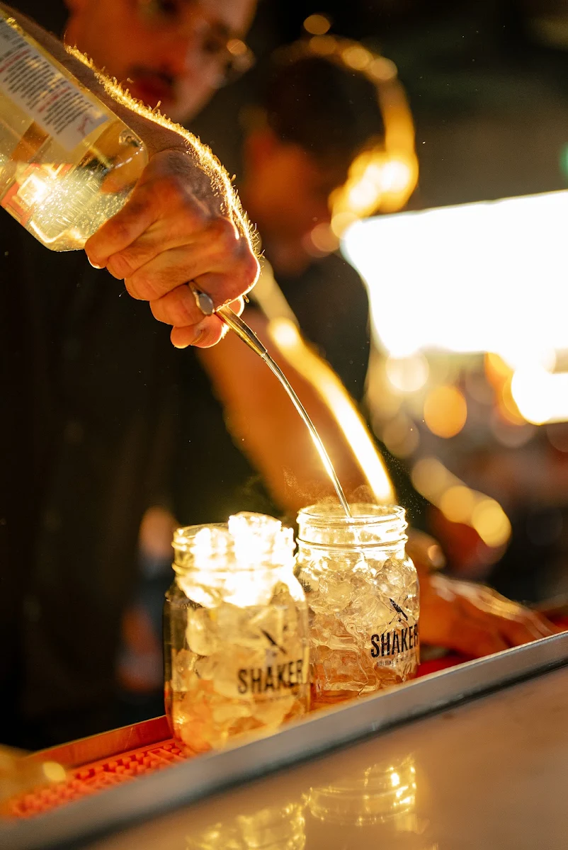 Food & drink, SHAKER Cuisine & Mixologie Vaudreuil-Dorion