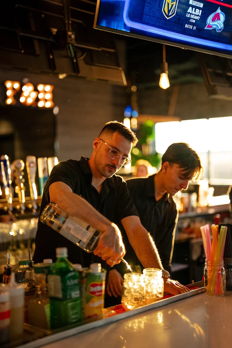 Vibe, SHAKER Cuisine & Mixologie Vaudreuil-Dorion