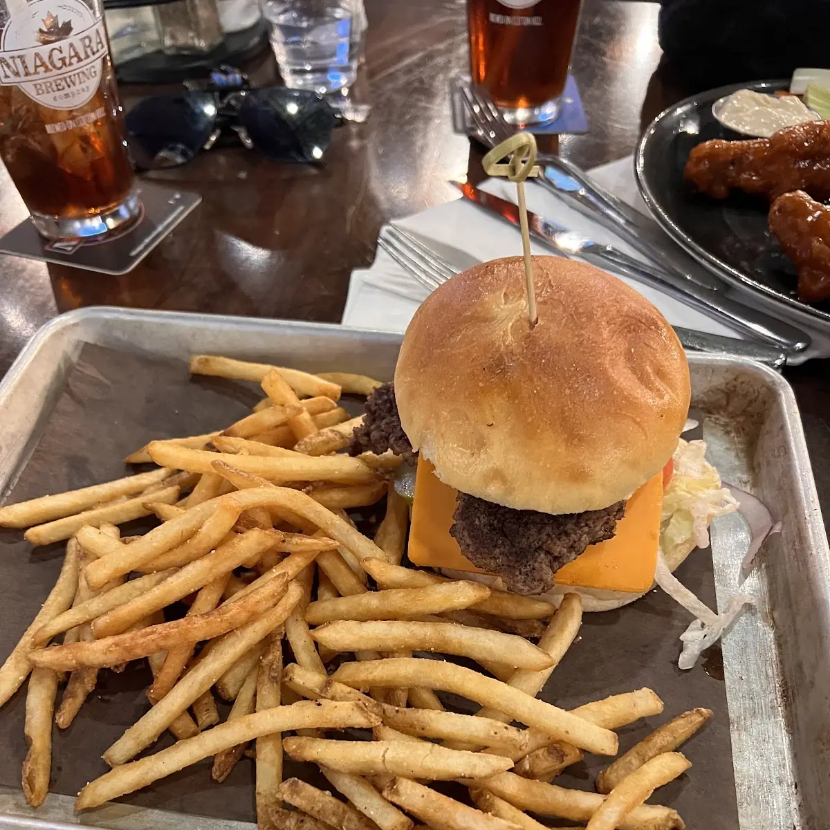 Food & drink, Lucky's Restaurant & Bar