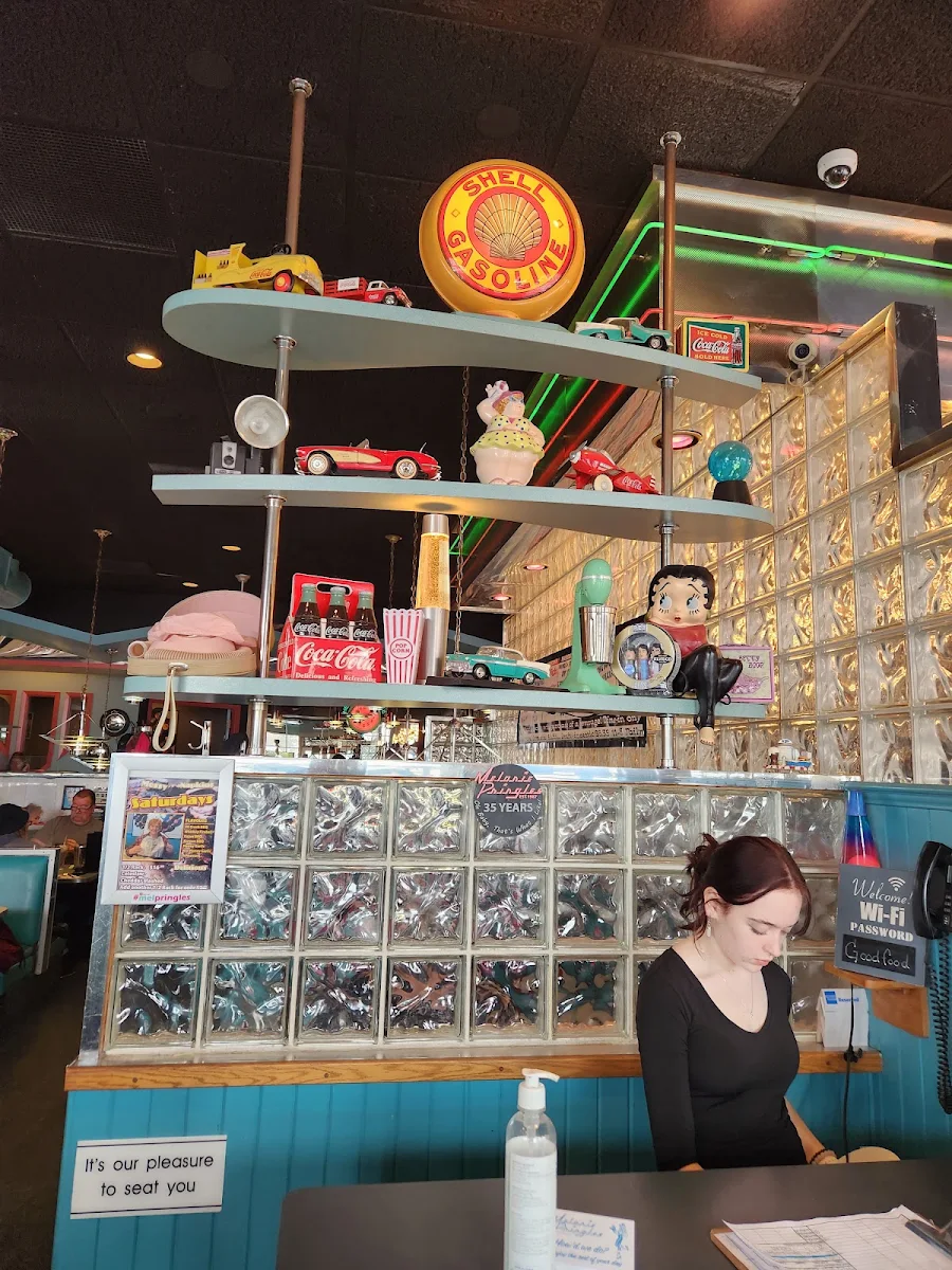 Vibe, Melanie Pringles Restaurant