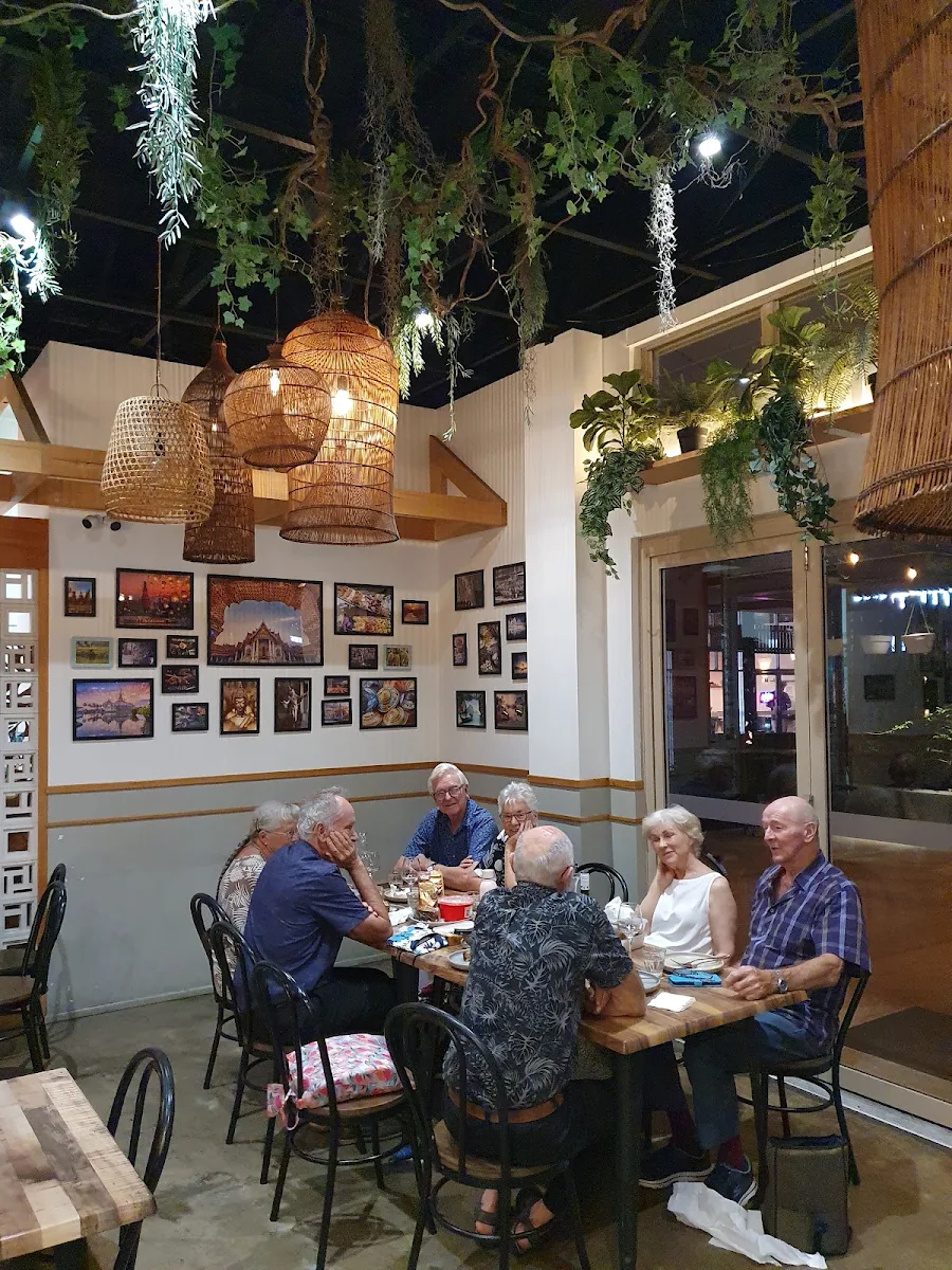 Vibe, Infusion Cafe & Thai IS NOW KNOWN AS Alangkarn Thai Restaurant