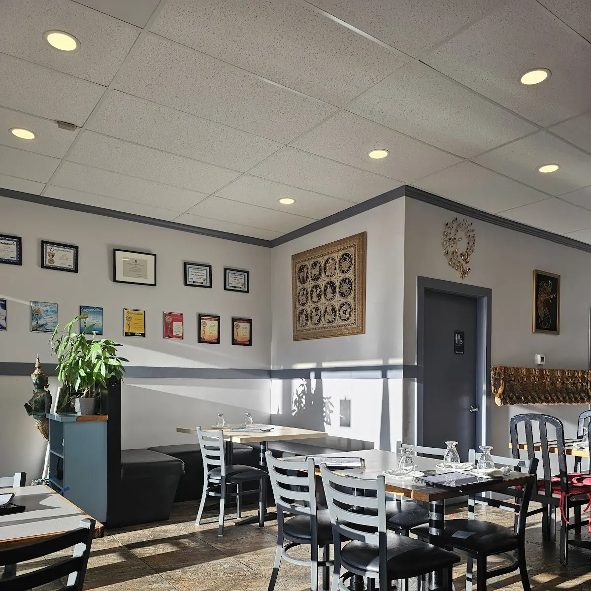 Vibe, Leela Thai Restaurant