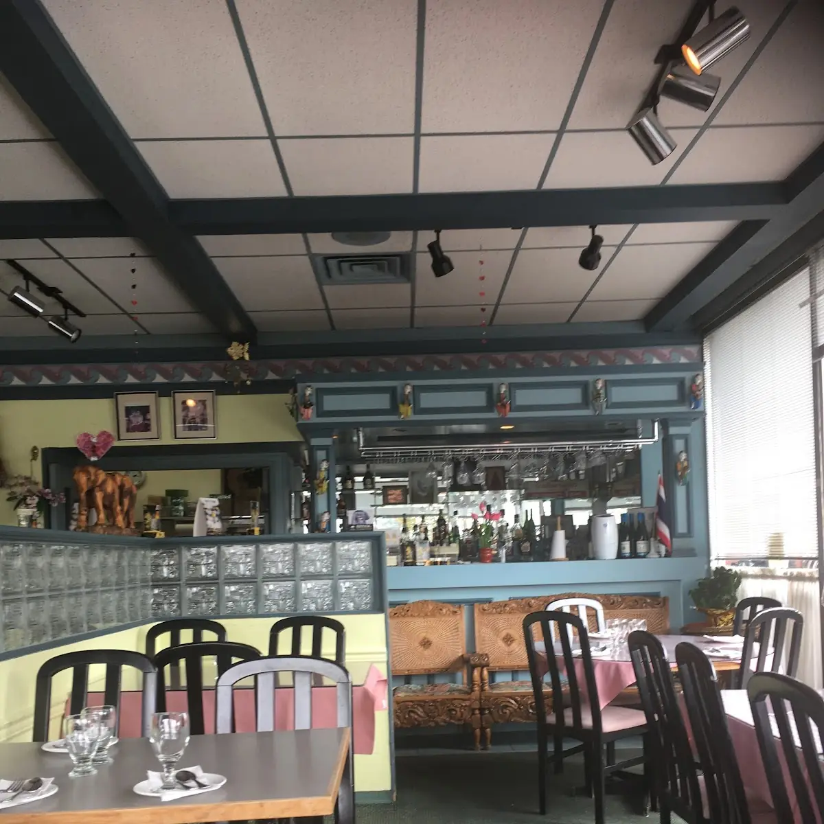 Vibe, Leela Thai Restaurant