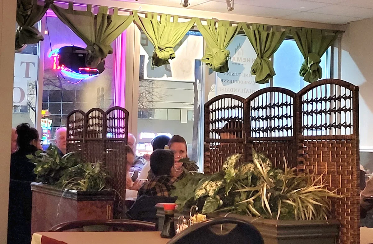 Vibe, Restaurant Khemara