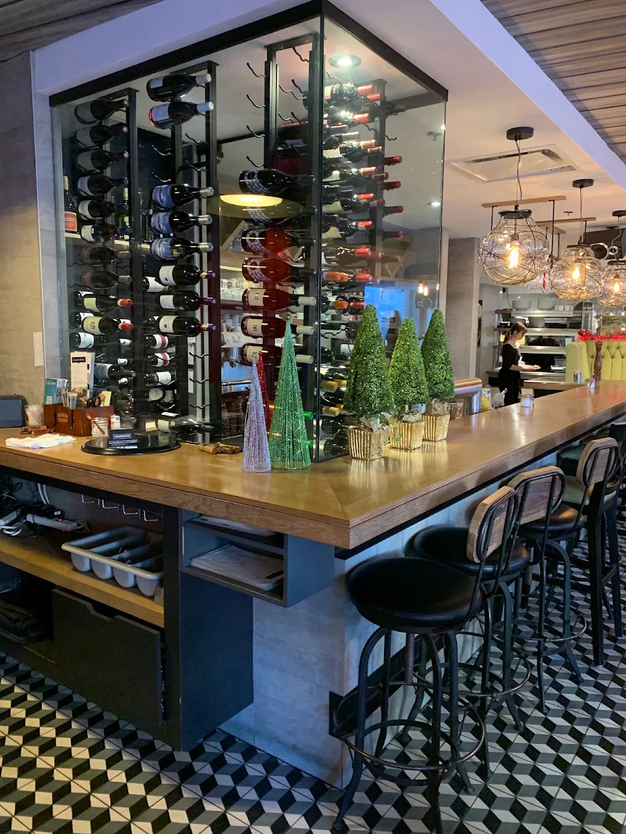 Vibe, Bistro Hortus