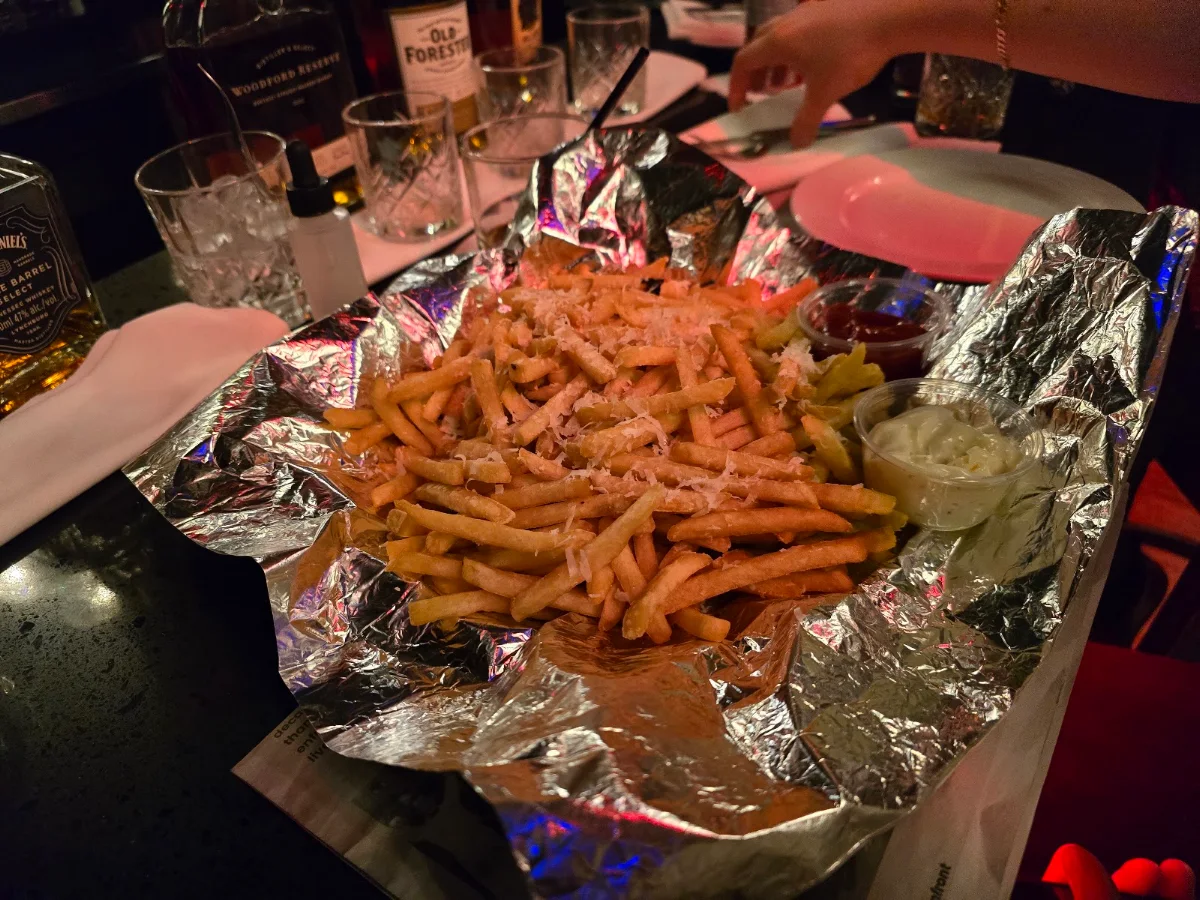 Food & drink, CC Lounge and Whisky Bar
