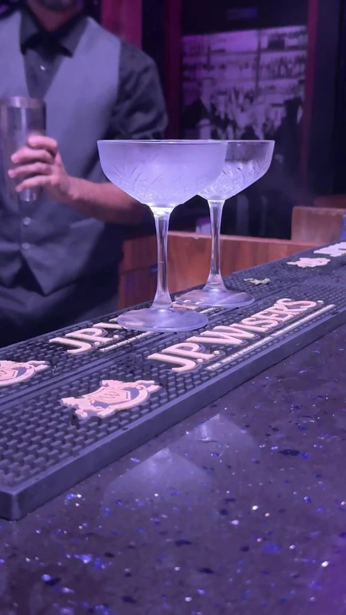 Food & drink, CC Lounge and Whisky Bar