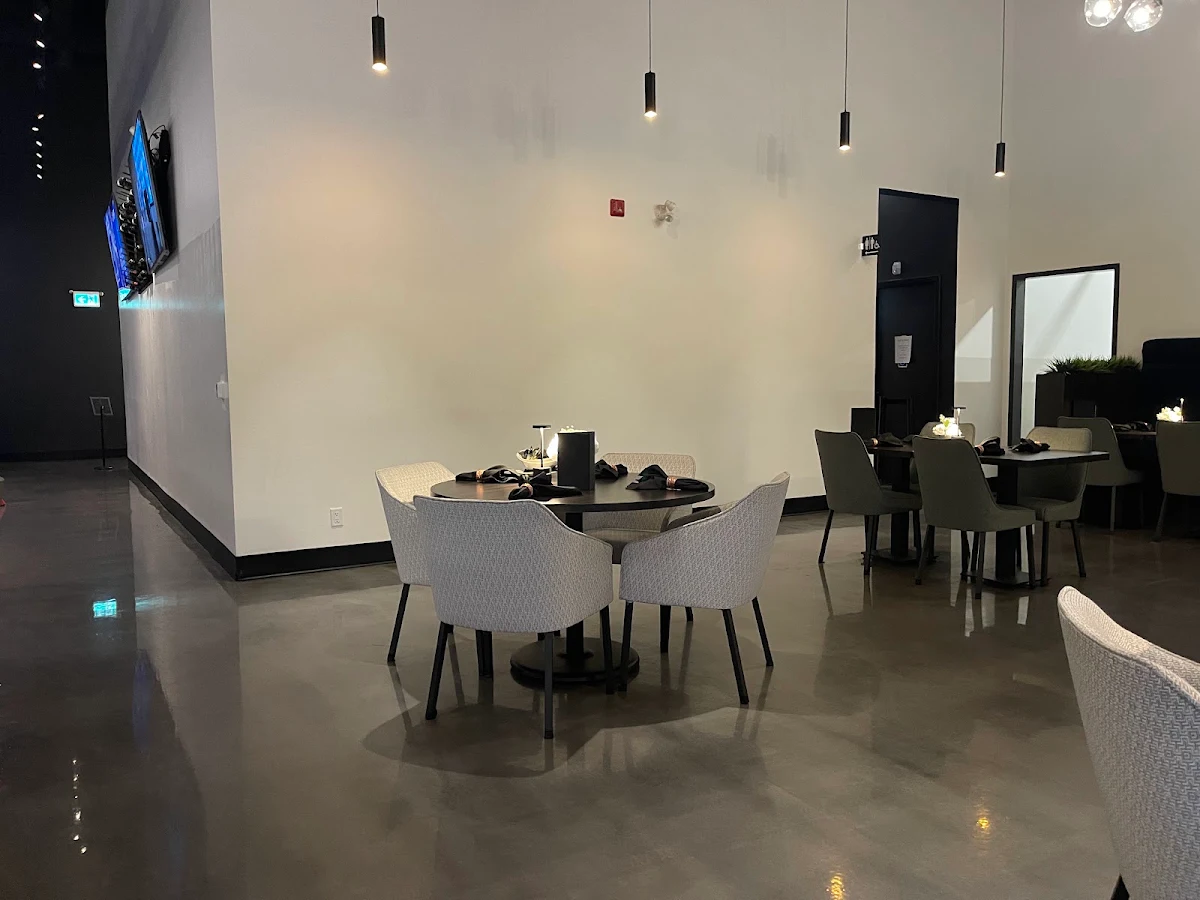 Vibe, Linx Kitchen + Social