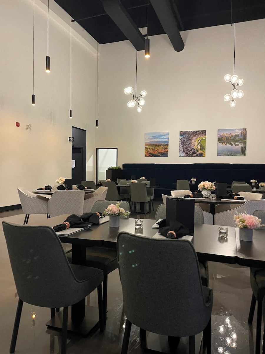 Vibe, Linx Kitchen + Social