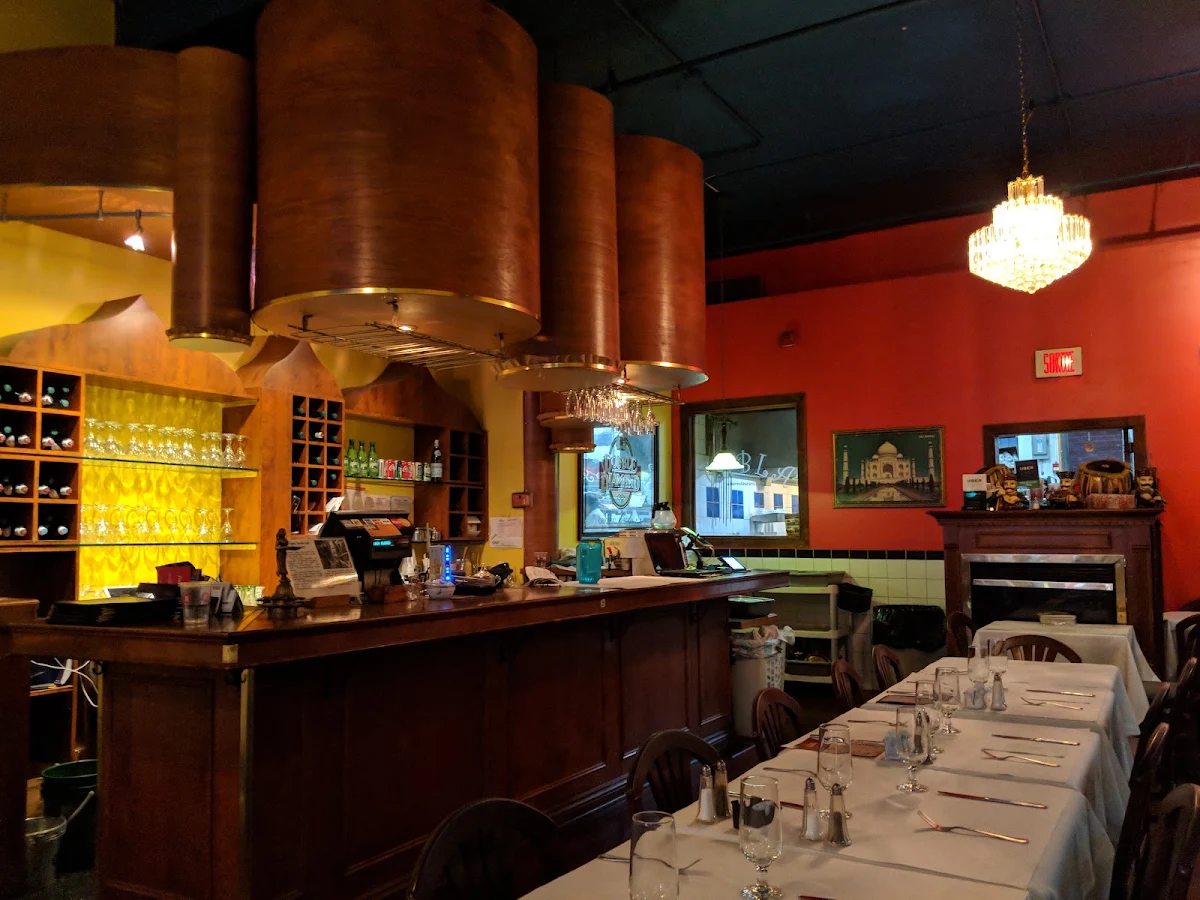 Vibe, Restaurant Tabla