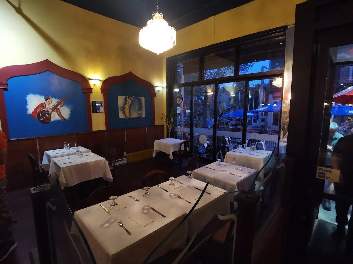 Vibe, Restaurant Tabla