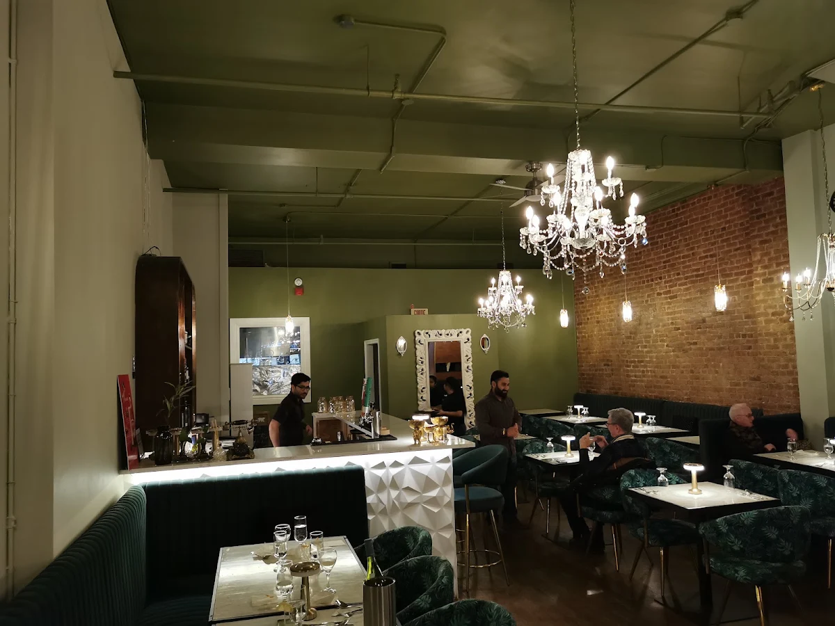 Vibe, Restaurant Tabla