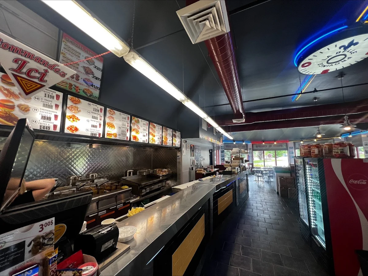 Vibe, Restaurant La Belle Province