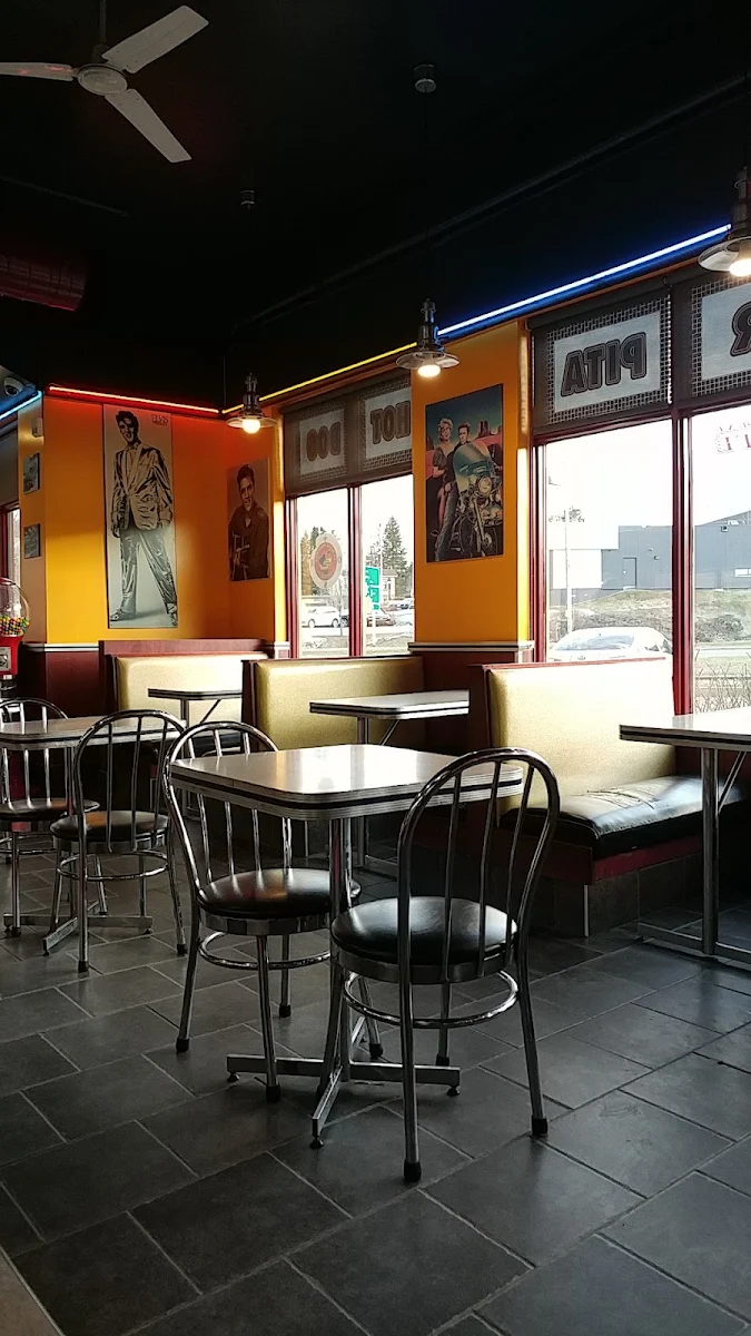 Vibe, Restaurant La Belle Province
