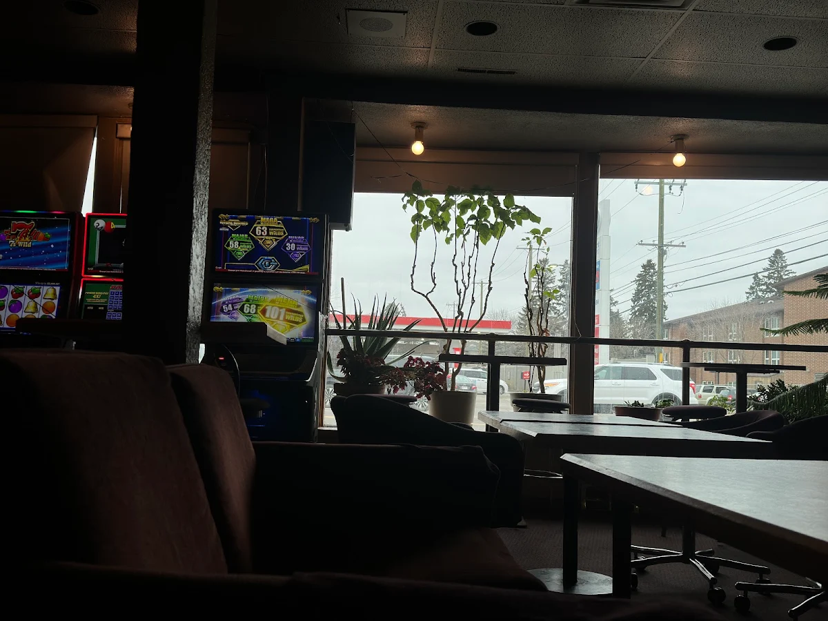 Vibe, Capri Steak & Pizza House