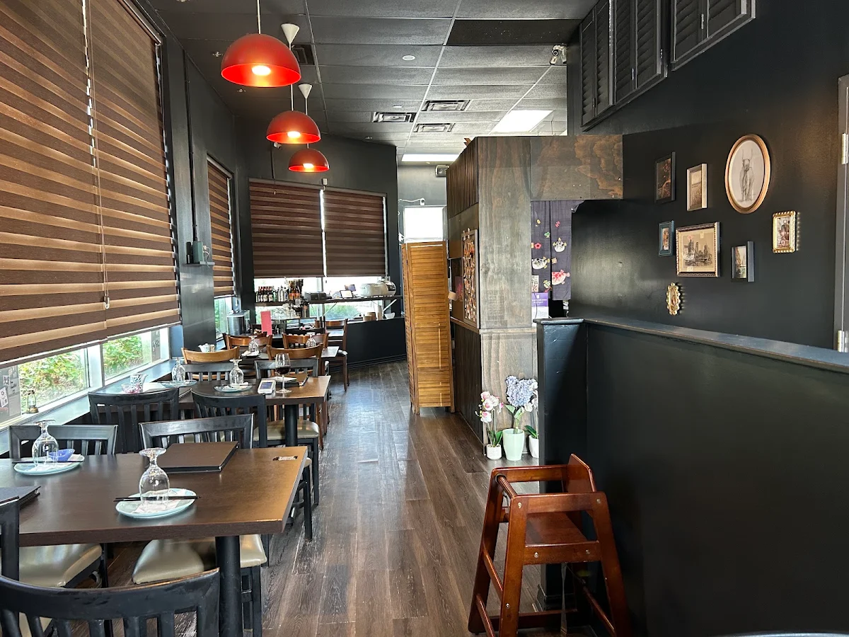 Vibe, Pearl Sushi