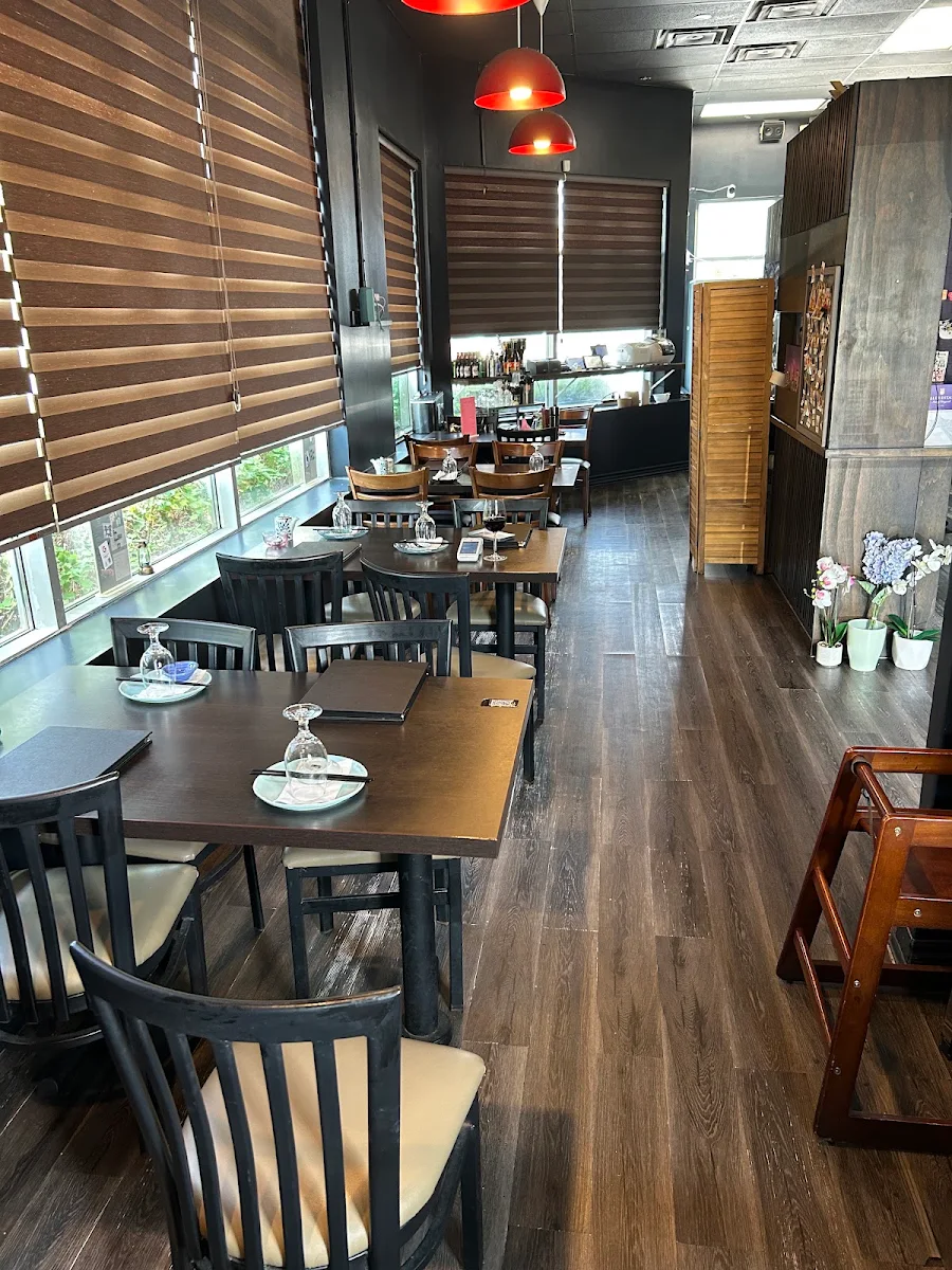 Vibe, Pearl Sushi