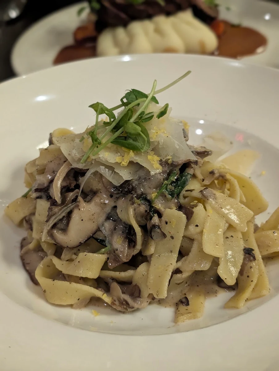 Food & drink, Garlic's of London