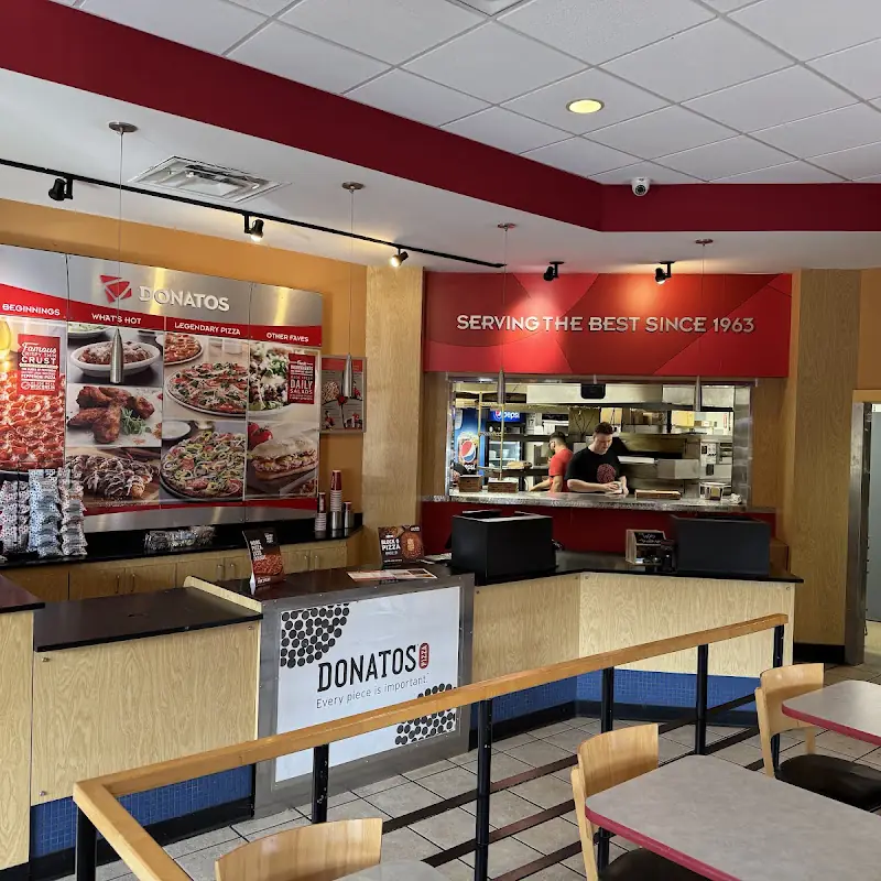 Donatos Pizza