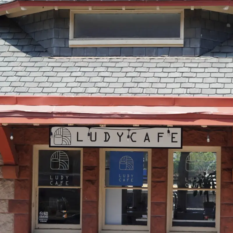 Ludy Cafe