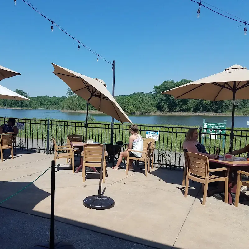 Creve Coeur Lakehouse Bar & Grill