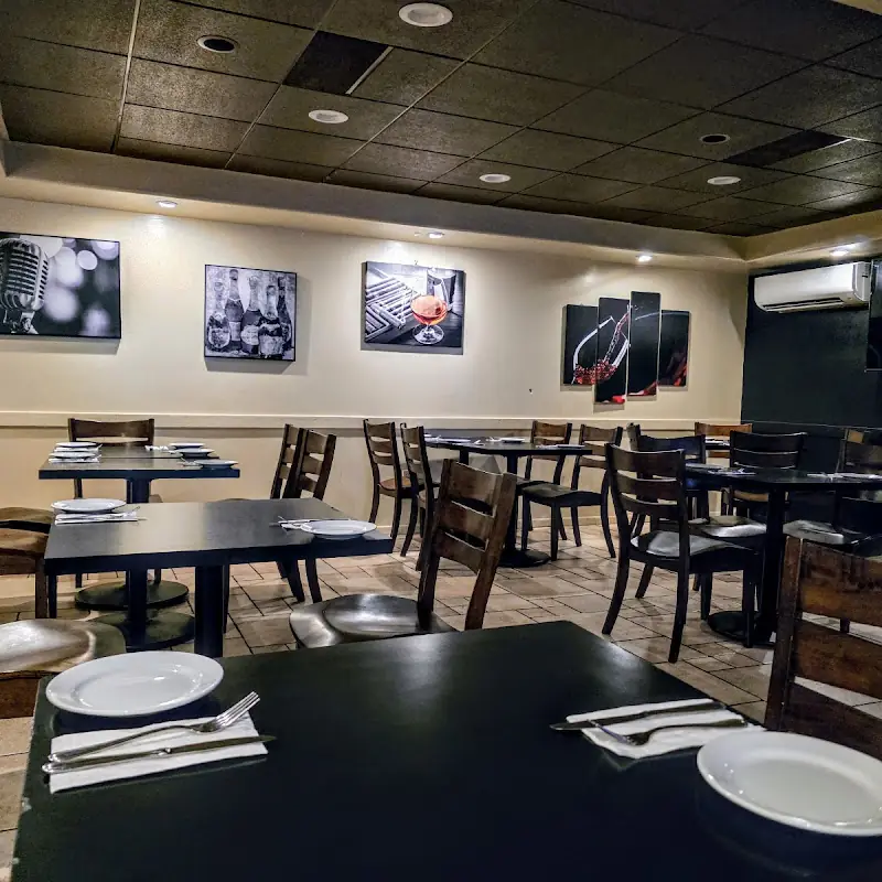 Mezzo Bistro & Bar