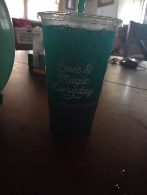 ISLAND KING - Pineapple + Mango + Coconut + Hint Pink GrapeFruit