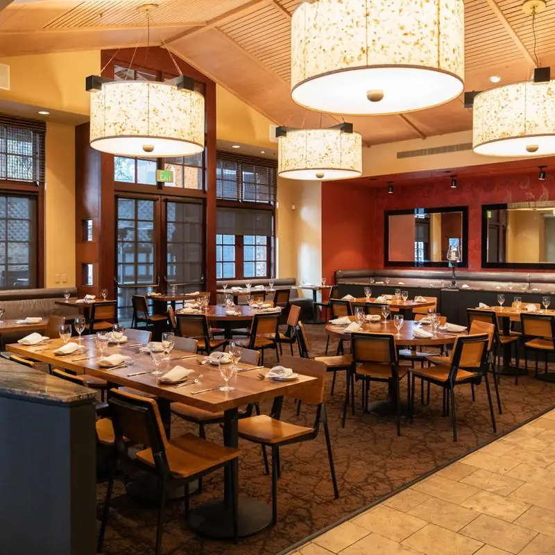 Bridges Restaurant and Bar