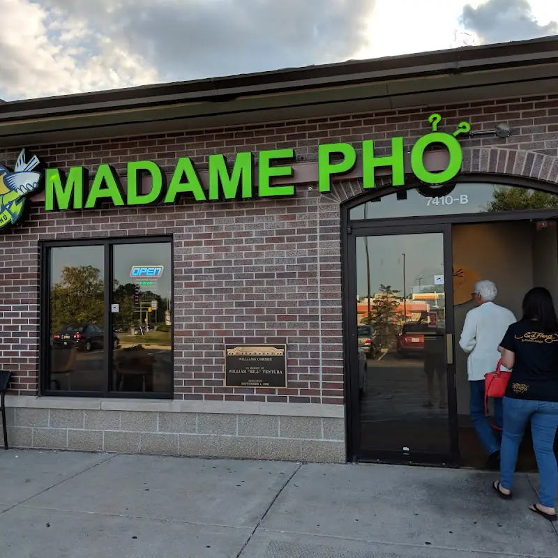Madame Phở