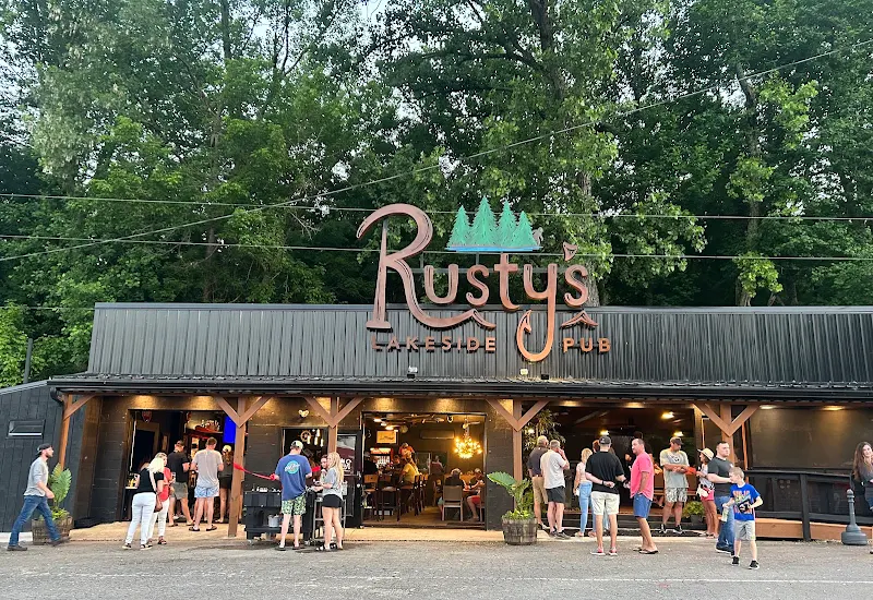 Rusty’s Lakeside Pub