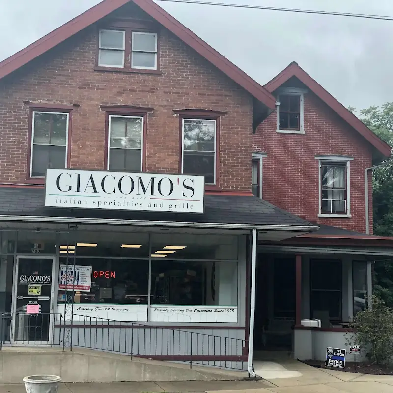 Giacomo's Italian Market and Grille