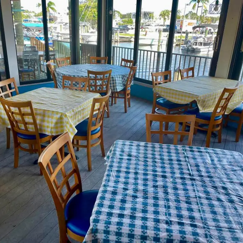 Mangia Clam Bar