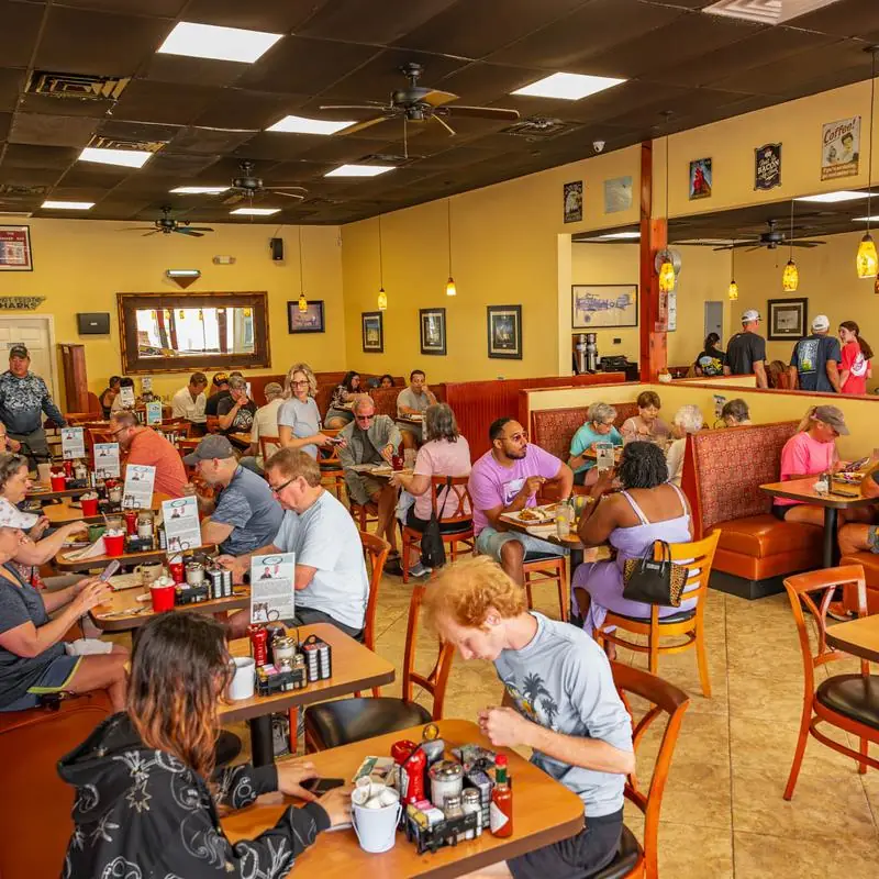 Cracked Egg Diner