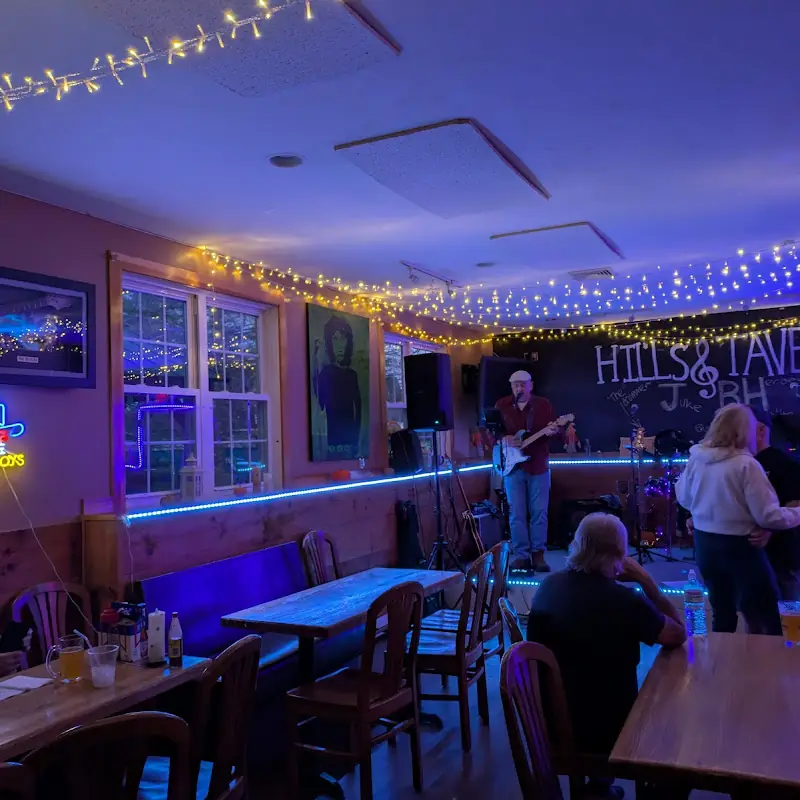 Hill's Tavern & Grill