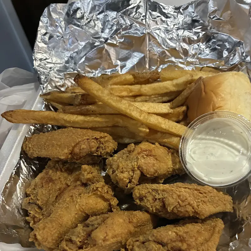 Chicken Wings (8) and Fries